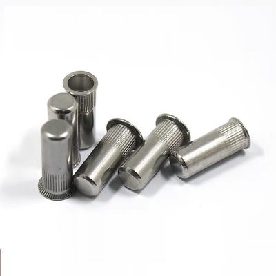 1-3.5 Piso de zinc acabado de acero al carbono Nuts de remaches de acero inoxidable para fijación duradera