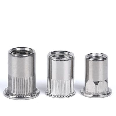 DIN7340 Nut de remachado de remachado ciego con acero inoxidable de fijación directa